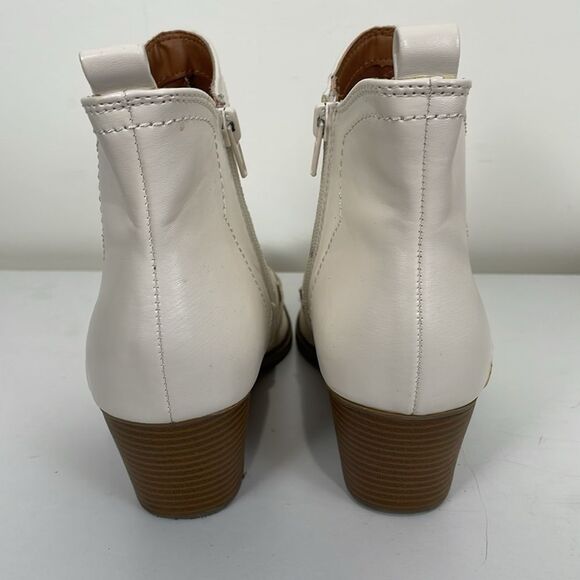 indigo rd. Women’s 7.5 Ankle Boots Off-White Western Heeled Pointed Toe - Picture 4 of 8